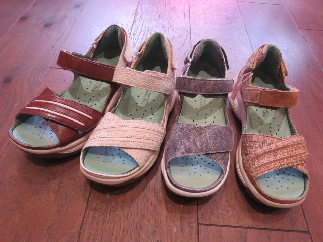 ストレッチウォーカー！サンダル！